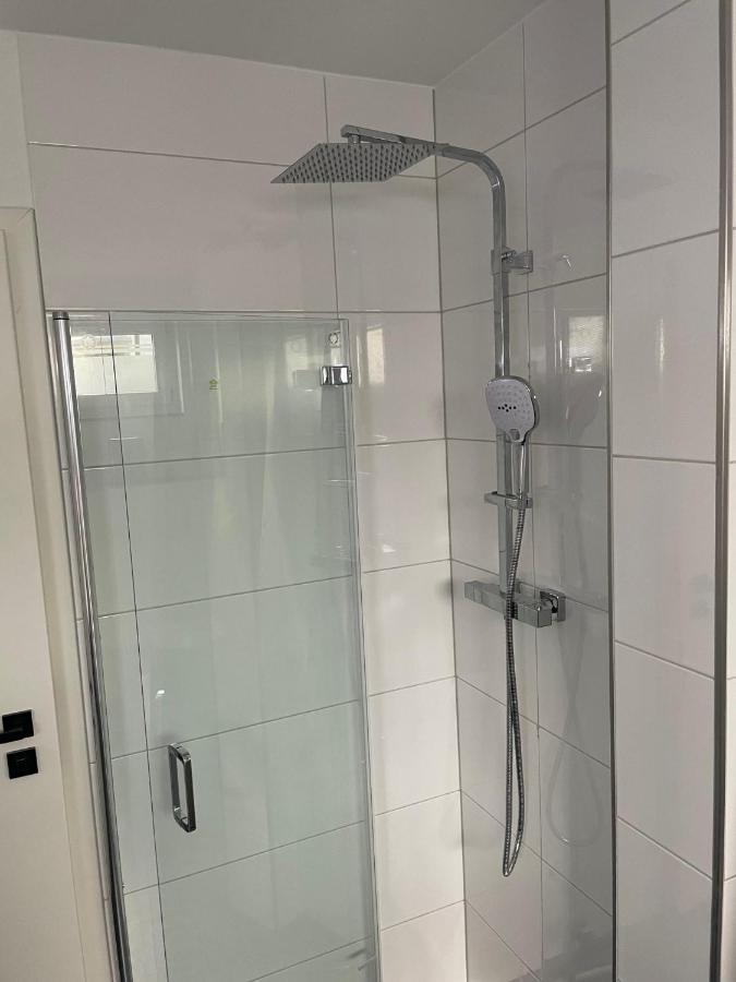 Apartments Saaldorf-Ferienhaus mit 6 separaten Apartments 45qm-120qm Bad Lobenstein Exterior foto