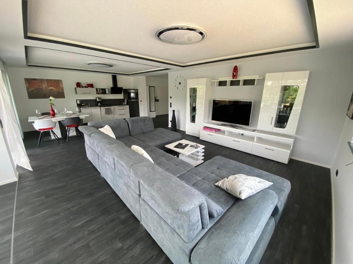 Apartments Saaldorf-Ferienhaus mit 6 separaten Apartments 45qm-120qm Bad Lobenstein Exterior foto