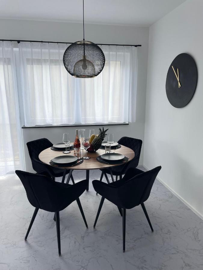 Apartments Saaldorf-Ferienhaus mit 6 separaten Apartments 45qm-120qm Bad Lobenstein Exterior foto